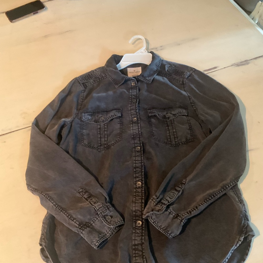 American Eagle Outfitters Gray Casual Button Down Shirt